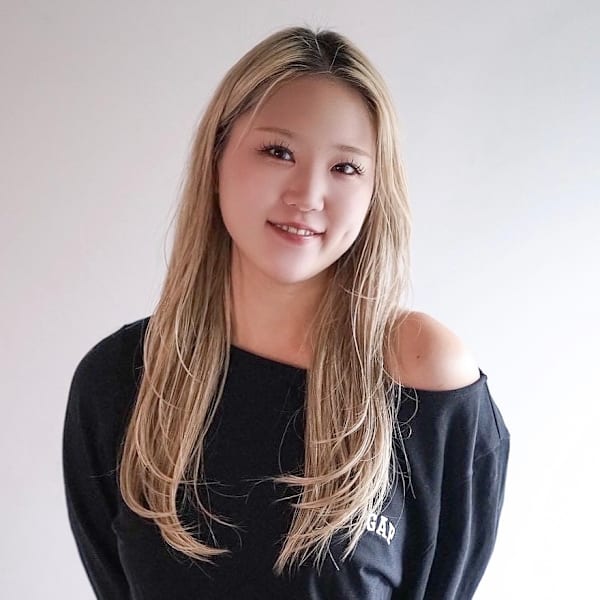 MOON by KENJE【ムーンバイケンジ】のスタッフ紹介。ノマ アユミ