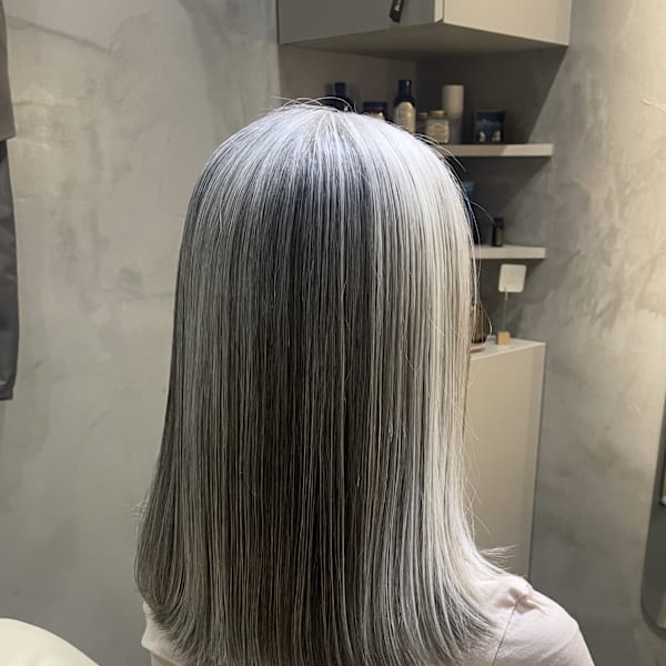 グレイヘア　ストレート　髪質改善　縮毛矯正　白髪