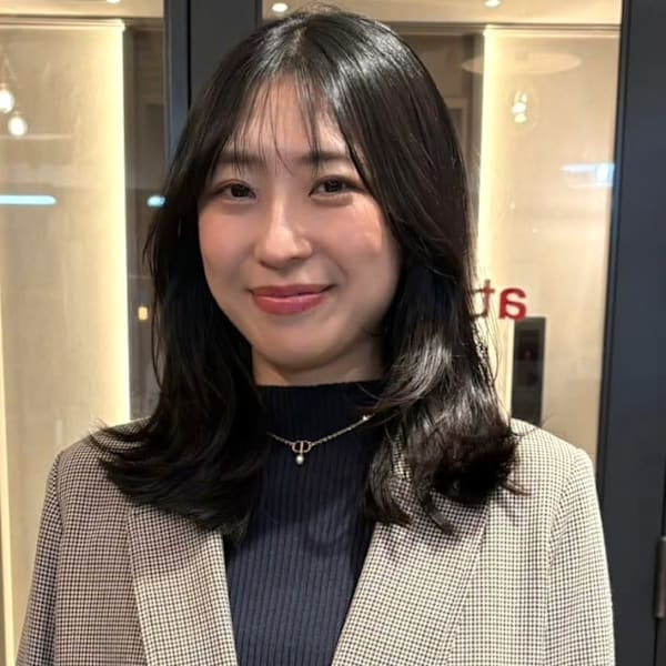 レイヤーカット 顔周りカット 透明感カラー 暗髪 髪質改善