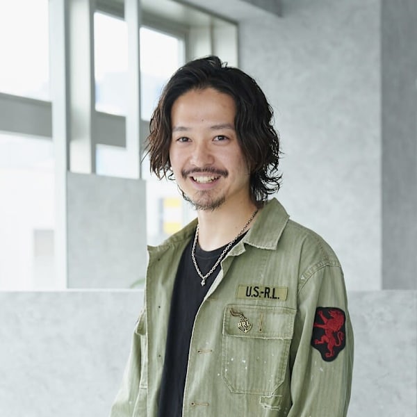 Calm by Forest. 髪質改善 個室美容室 三郷中央 【カーム】【カーム バイ フォレスト】のスタッフ紹介。山岸 亮也