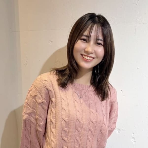 melca.天王寺 髪質改善/ブリーチ/ダブルカラー/インナーカラー【メルカテンノウジ カミシツカイゼン ブリーチ ダブルカラー インナーカラー】のスタッフ紹介。Ami