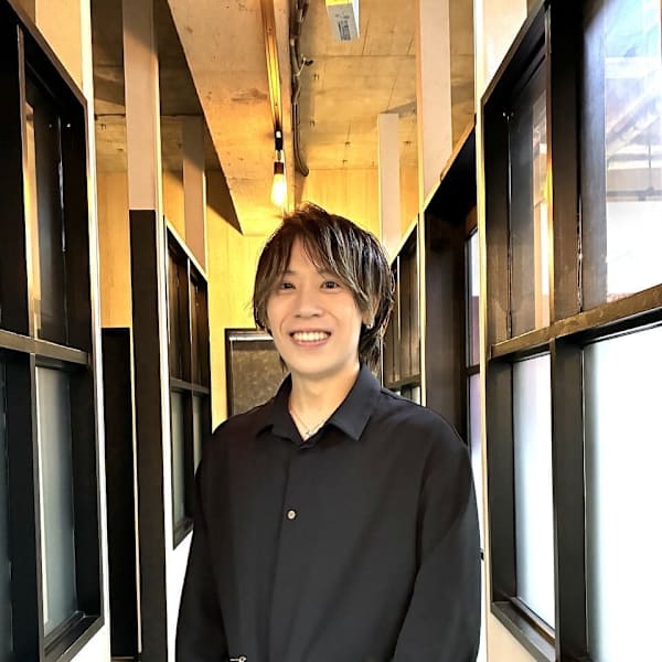 ECLART 大宮駅西口本店【エクラート オオミヤエキニシグチホンテン】のスタッフ紹介。二瓶 修