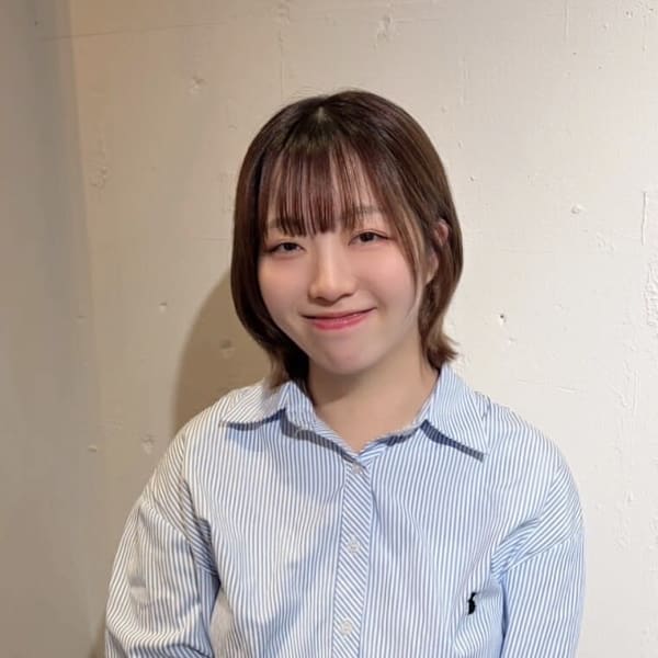 melca.天王寺 髪質改善/ブリーチ/ダブルカラー/インナーカラー【メルカテンノウジ カミシツカイゼン ブリーチ ダブルカラー インナーカラー】のスタッフ紹介。Rinka