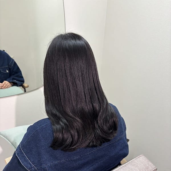 暗髪/髪質改善/ダークグレージュ/くびれミディアム|newi 広島