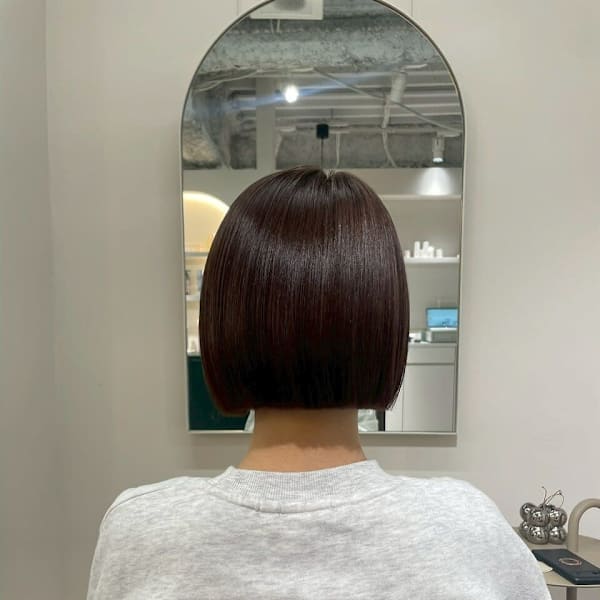 ワンレンボブ前下がりショート内巻きワンカール鎖骨ミディアム