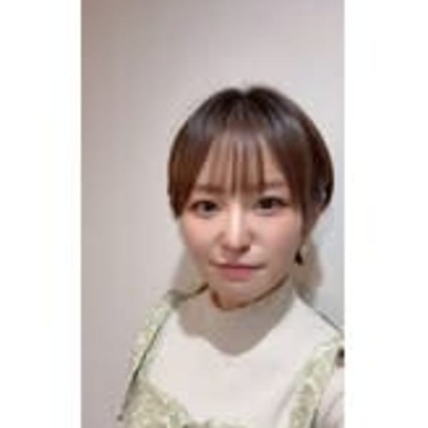 髪質改善ヘアエステ専門美容室Ultimate【カミシツカイゼンヘアエステセンモンビヨウシツアルテマ】のスタッフ紹介。飯塚