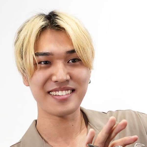 men's salon L-MARK 樟葉【メンズサロンエルマーク クズハ】【メンズサロンエルマーク クズハ】のスタッフ紹介。吉田 啓人