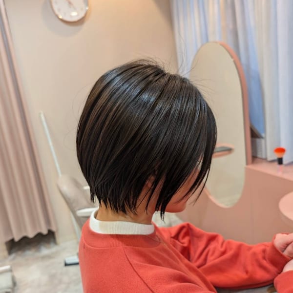 ダークブラウン 小顔ショート 顔まわりレイヤー|Flowers