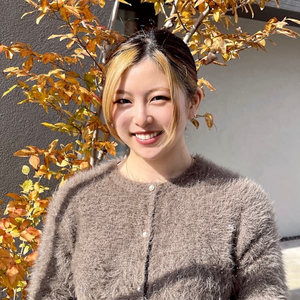 GruS 【グルス】【グルス】のスタッフ紹介。三宅 綾乃