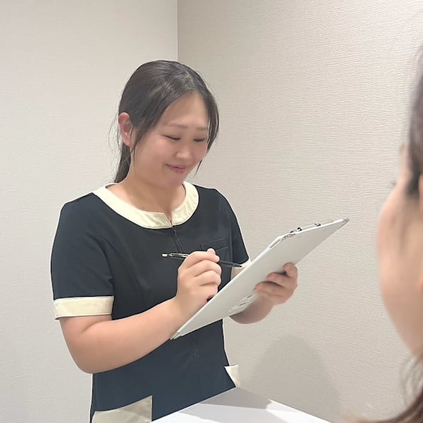 MILAIGHT【ミライト】のスタッフ紹介。アイリ