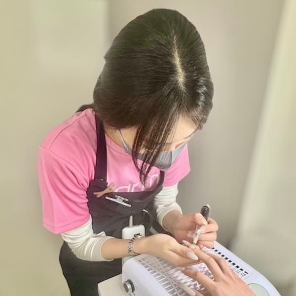 はあとねいる十三店【ハアトネイルジュウソウテン】のスタッフ紹介。ワカナ