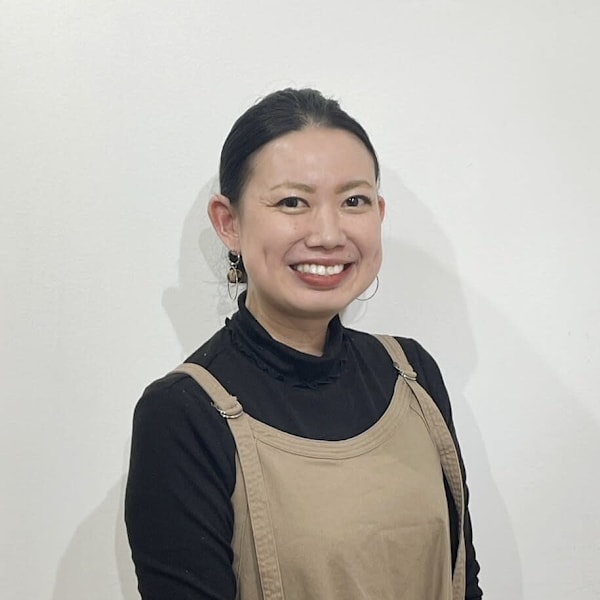 Agu hair odier 甲府店【アグ ヘアー オーディエ】【アグ ヘアー オーディエ】のスタッフ紹介。小山 明日香