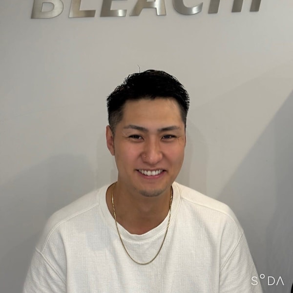 MEN'S HAIR BLEACHi 名駅店【メンズ ヘア ブリーチ】【メンズ ヘア ブリーチ メイエキテン】のスタッフ紹介。山本 祐輔