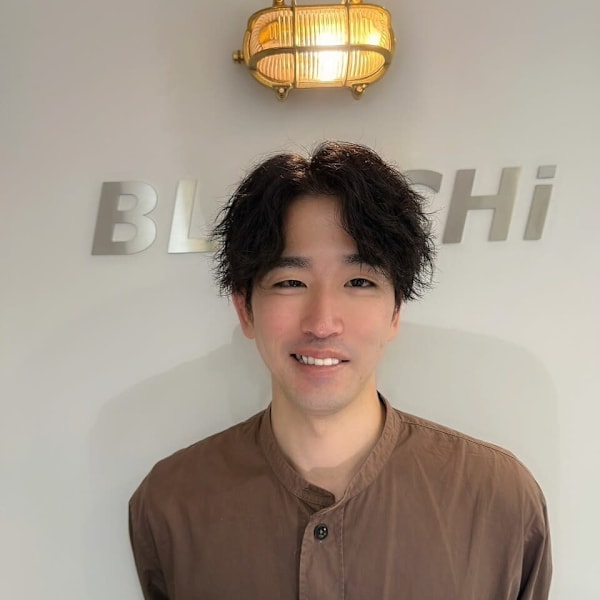 MEN'S HAIR BLEACHi 名駅店【メンズ ヘア ブリーチ】【メンズ ヘア ブリーチ メイエキテン】のスタッフ紹介。森下 雄太