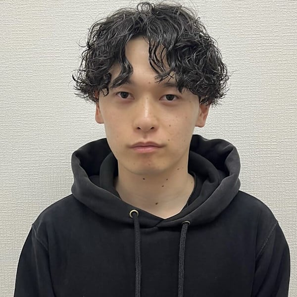 MEN'S HAIR BLEACHi 岡崎店【メンズ ヘア ブリーチ】【メンズ ヘア ブリーチ オカザキテン】のスタッフ紹介。石川 令王