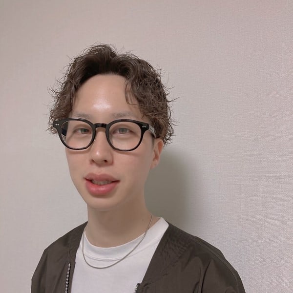 MEN'S HAIR BLEACHi 塩釜口店【メンズ ヘア ブリーチ】【メンズ ヘア ブリーチ シオガマグチテン】のスタッフ紹介。小西 輝希