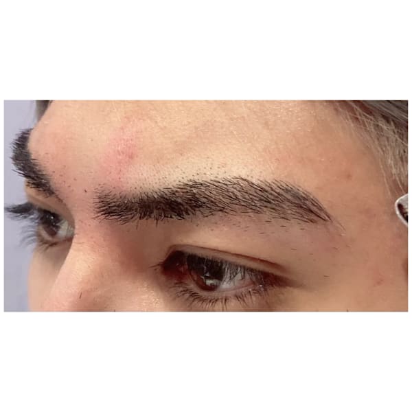 ストレート眉毛【高田馬場　眉毛Wax出来るヘアサロン】|lok 高田馬場【ロク】