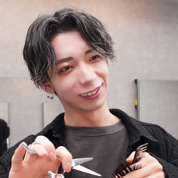 men's salon L-MARK 心斎橋【メンズサロンエルマーク シンサイバシ】【メンズサロンエルマーク シンサイバシ】のスタッフ紹介。松尾 栄毅