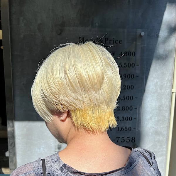 プラチナブロンド×ネオンイエローインナーカラー|BUZZIot/h