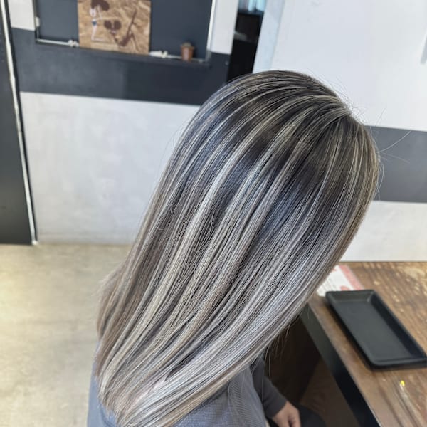 大人ホワイトグレー