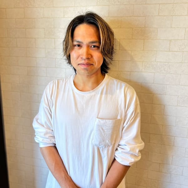 Fika -Hair&Care Salon-【フィカ ヘアアンドケアサロン】のスタッフ紹介。篠崎 隆宏