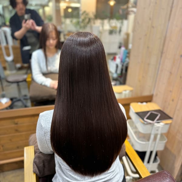 綺麗な艶髪スタイル　美髪ロングレイヤー　縮毛矯正