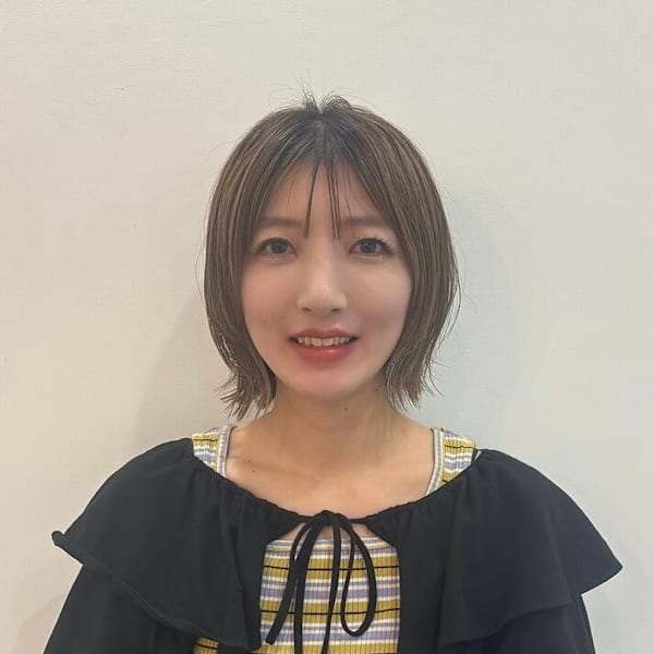 髪質改善・縮毛矯正D'or by little【ドール バイ リトル】【カミシツカイゼン シュクモウキョウセイ ドールバイリトル】のスタッフ紹介。mio