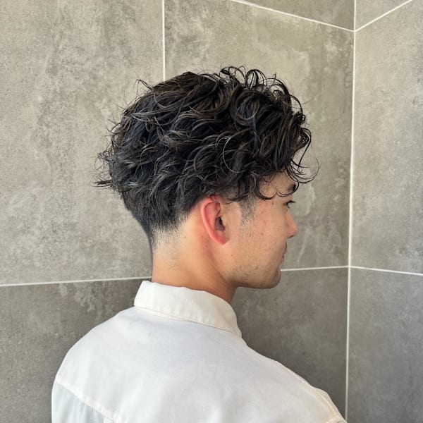 【気持ちも引き締まる】強めスパイラルパーマ