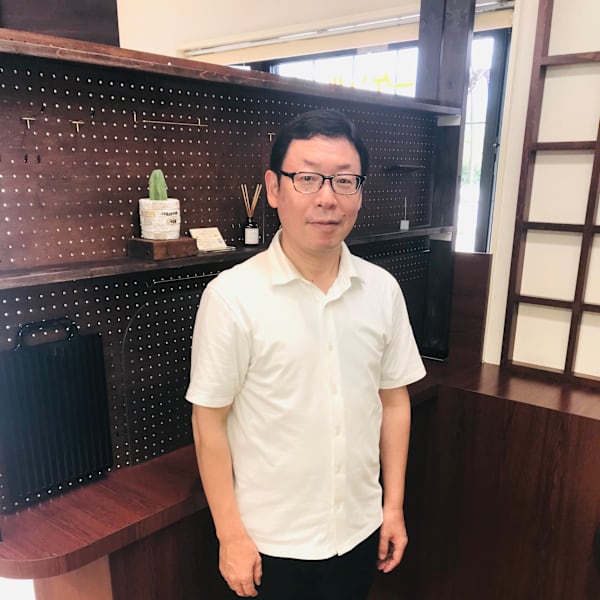 カットハウス髪とく【カットハウスカミトク】のスタッフ紹介。わかまつ