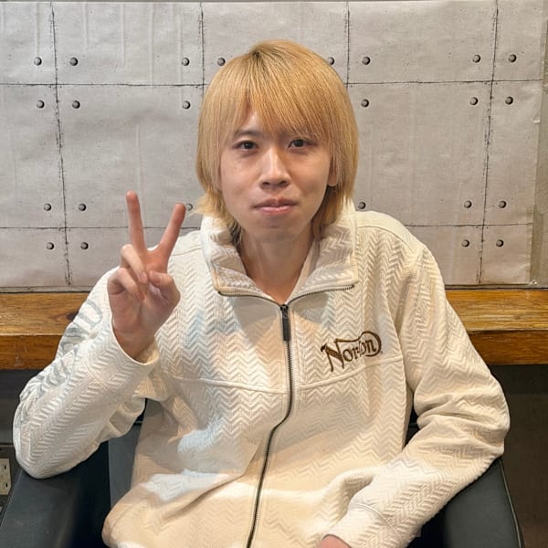 美容室 沙助【ビヨウシツ サスケ】のスタッフ紹介。春井 祐人