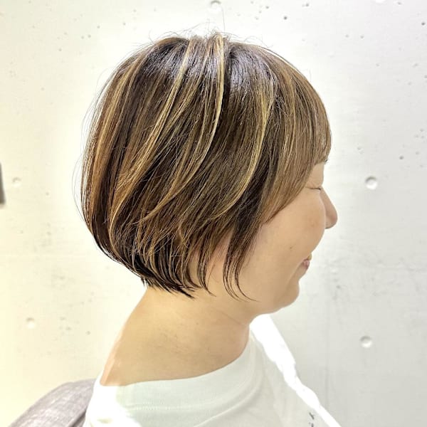 ミセスショート/ショートボブ/白髪ぼかしハイライト|ACT 表参道店