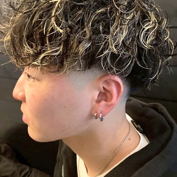 ハイライト スキンフェード スパイラルパーマ 波巻きパーマ|THIS IS BARBER 2nd