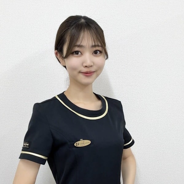 メンズ脱毛スキンケア GOLD PLUS 小山店【メンズダツモウスキンケア ゴールドプラスオヤマテン】のスタッフ紹介。アライユリナ