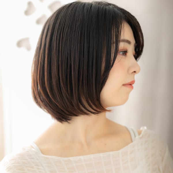 チャコールグレー大人美人伸ばしかけ黒髪丸みボブ30代40代