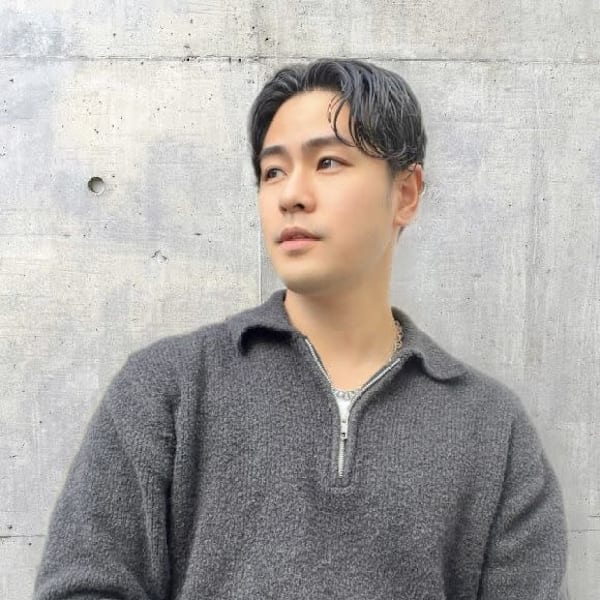 Zina 梅田茶屋町 髪質改善/前髪カット/韓国レイヤーカット【ジーナ】【ジーナ ウメダチャヤマチ カミシツカイゼンマエガミカットカンコクレイヤーカット ジーナ】のスタッフ紹介。辻 優也