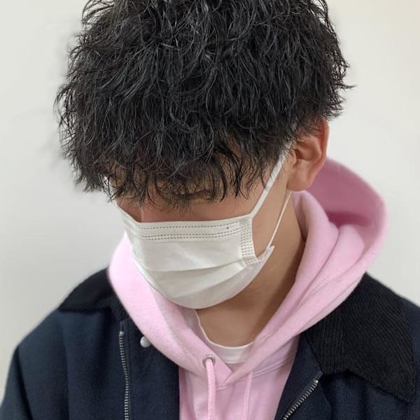 メンズパーマ波巻きツイストスパイラル刈り上げセンターパート|Charm by KENJE