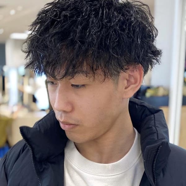 メンズパーマ波巻きツイストスパイラル刈り上げセンターパート|Charm by KENJE