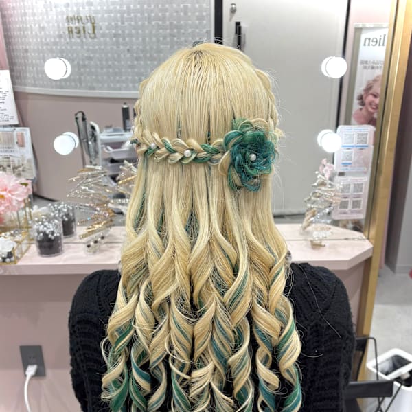 ハーフアップ×お花アレンジ☆