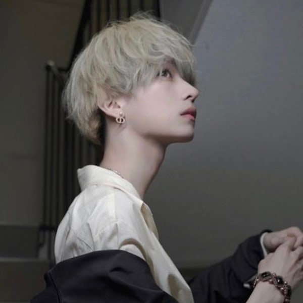 ブロンドマッシュヘア|syn