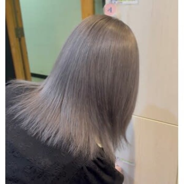 ナチュラルめハイトーン/アッシュグレーカラー|N° il duca 札幌駅前店