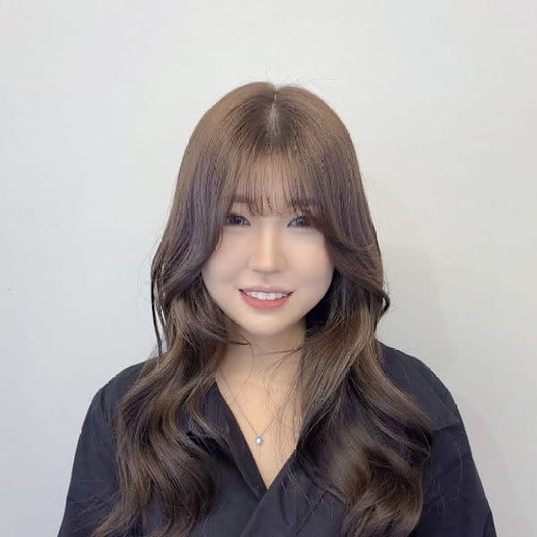 Coby by Zina 梅田茶屋町【コビーバイジーナウメダチャヤマチ】のスタッフ紹介。amane 