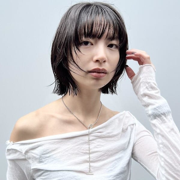 黒髪クラゲヘアーオリーブグレー小顔ココアベージュ丸型卵型ボブ|KOKO 本八幡