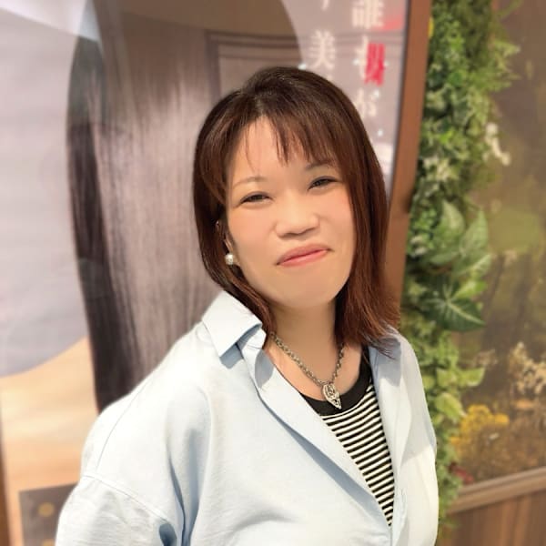 【縮毛矯正・髪質改善専門店】I・STYLE premiumアルパーク店【アイスタイルプレミアムアルパークテン】のスタッフ紹介。ayana