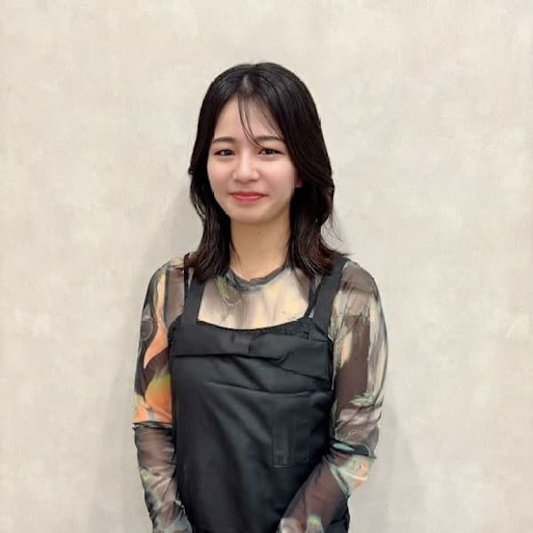 Lino nail&eye【リノ ネイルアンドアイ】のスタッフ紹介。ミノ