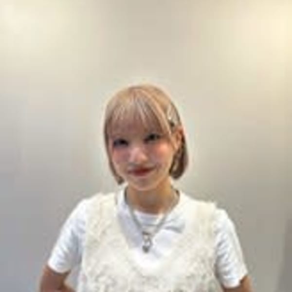La fith hair chrome 大宮店【ラフィス ヘアー クロム】【ラフィスヘアー クロム オオミヤテン】のスタッフ紹介。MOMO