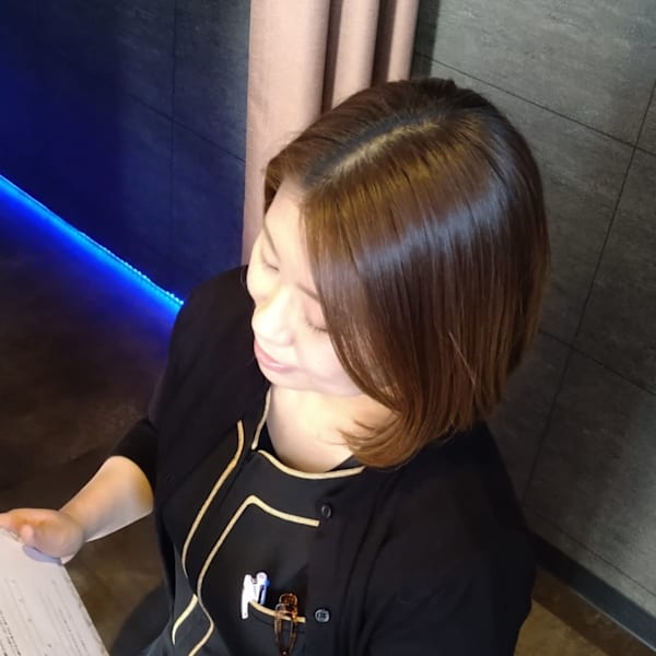 ビューティーサロンTWICE【ビューティーサロントゥワイス】のスタッフ紹介。ウエハラ