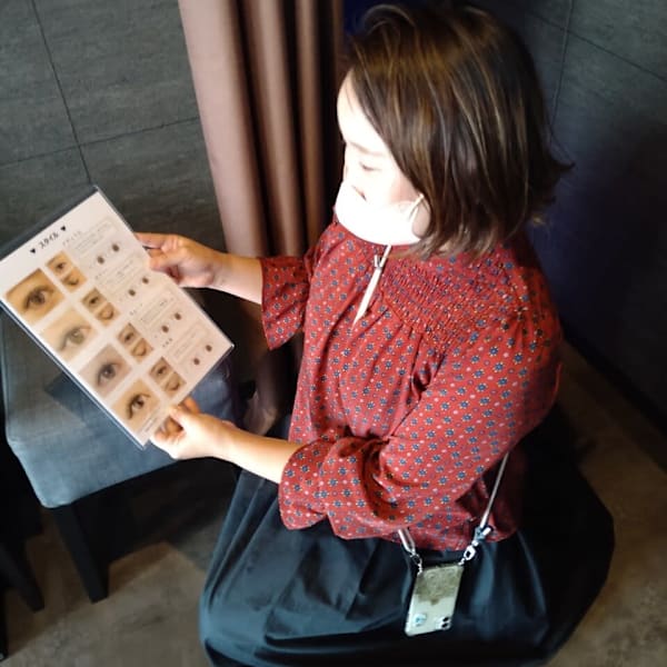 ビューティーサロンTWICE【ビューティーサロントゥワイス】のスタッフ紹介。ハギハラ