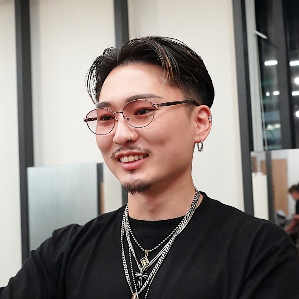 men's salon L-MARK 寝屋川【メンズサロンエルマーク ネヤガワ】【メンズサロンエルマーク ネヤガワ】のスタッフ紹介。伊藤 俊平