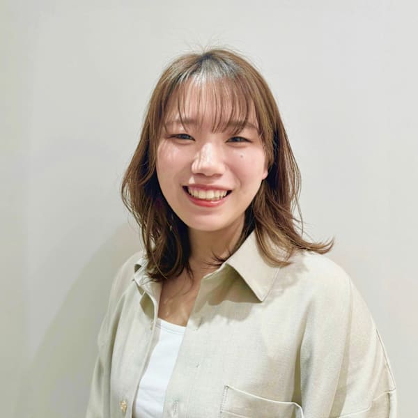ヘアメディカルサロン大阪梅田 完全個室・髪質改善【ヘアメディカルサロンオオサカウメダカンゼンコシツカミシツカイゼン】のスタッフ紹介。片山　莉那