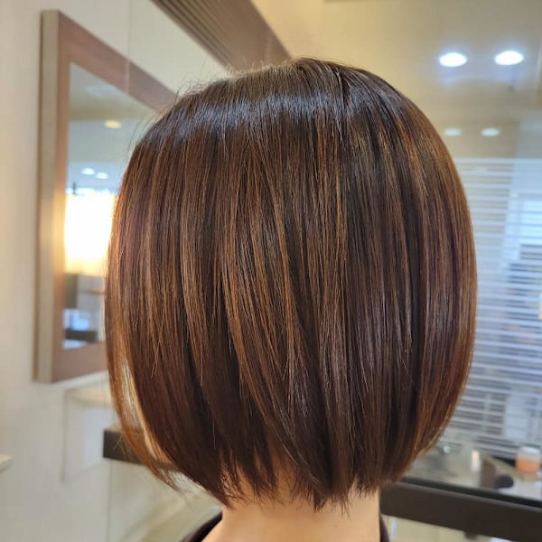 丸み×くびれで“首が細く見える”大人ショート